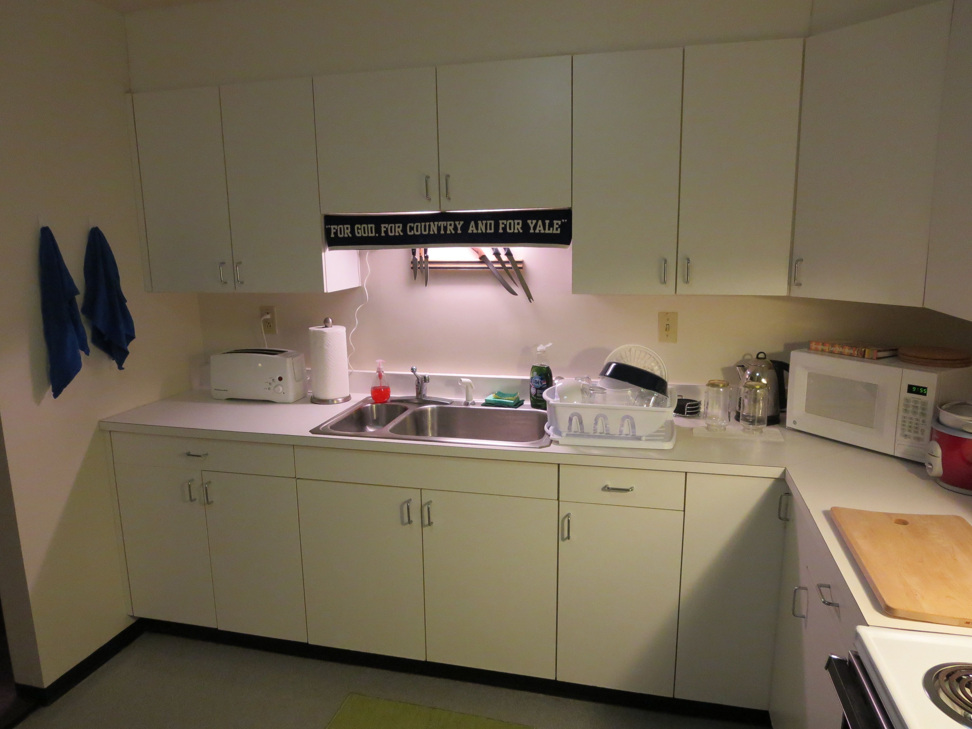 Two-bedroom apartment dining and kitchen area