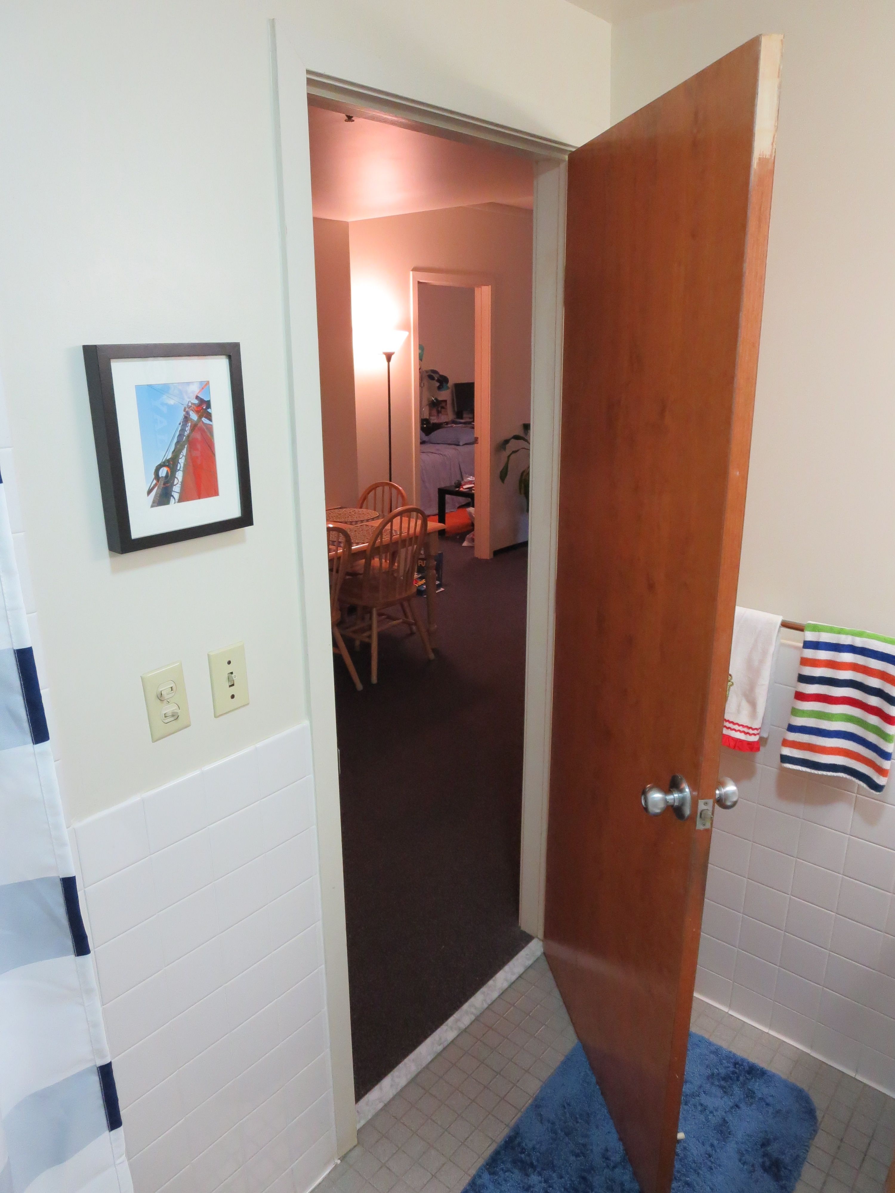 Two-bedroom apartment bathroom
